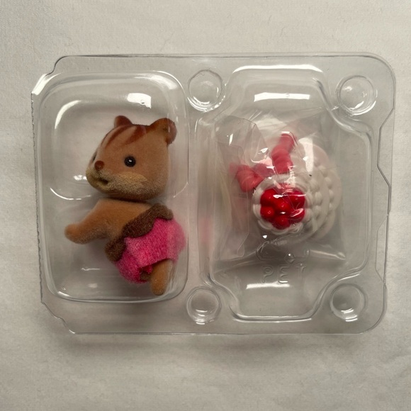 Calico Critter Sylvanian Families Baking Baby Party Series - Picture 4 of 4